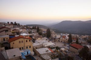 Вечерний город Цфат в Израиле